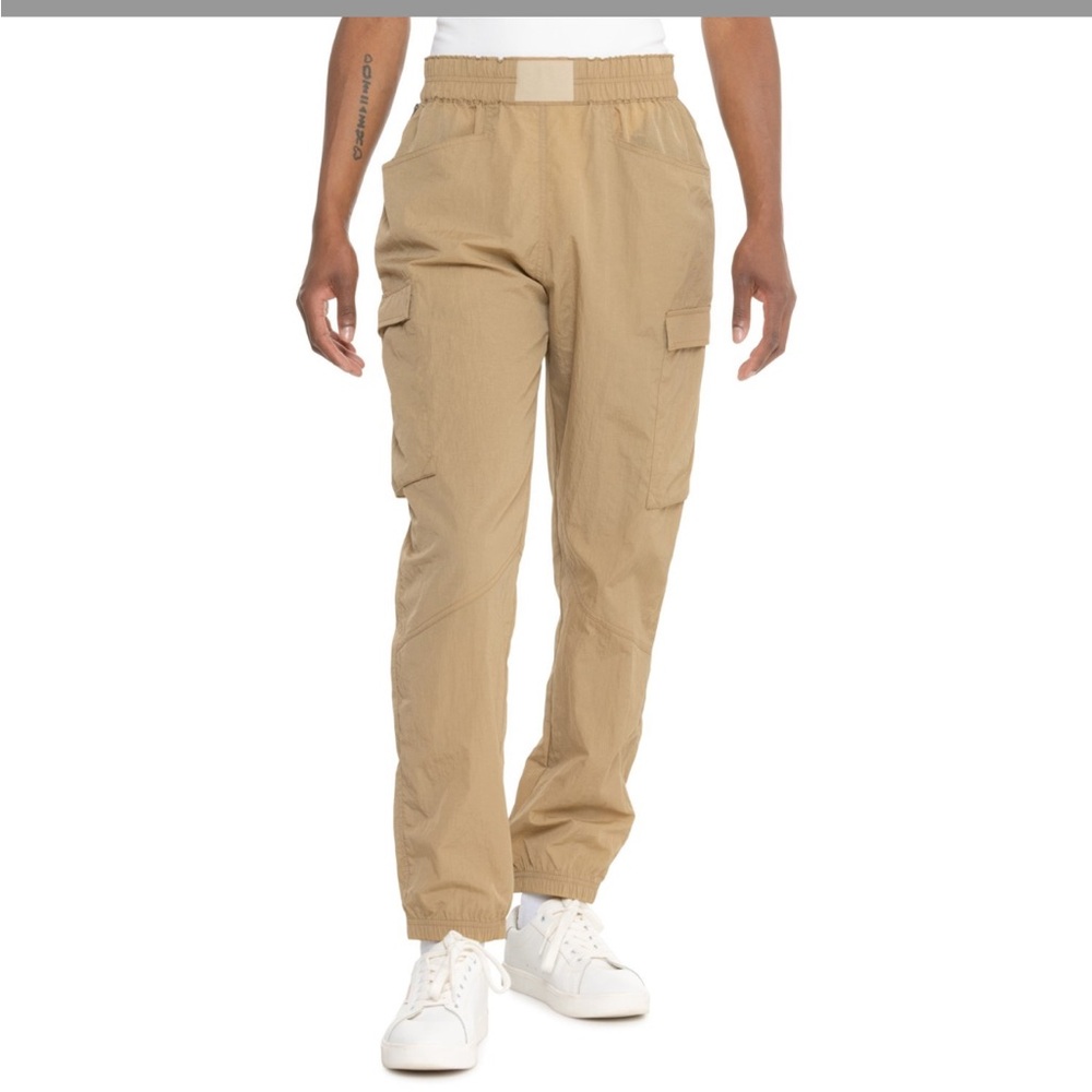 NWT Prana Women’s Crossback active pants in tan. Size Small